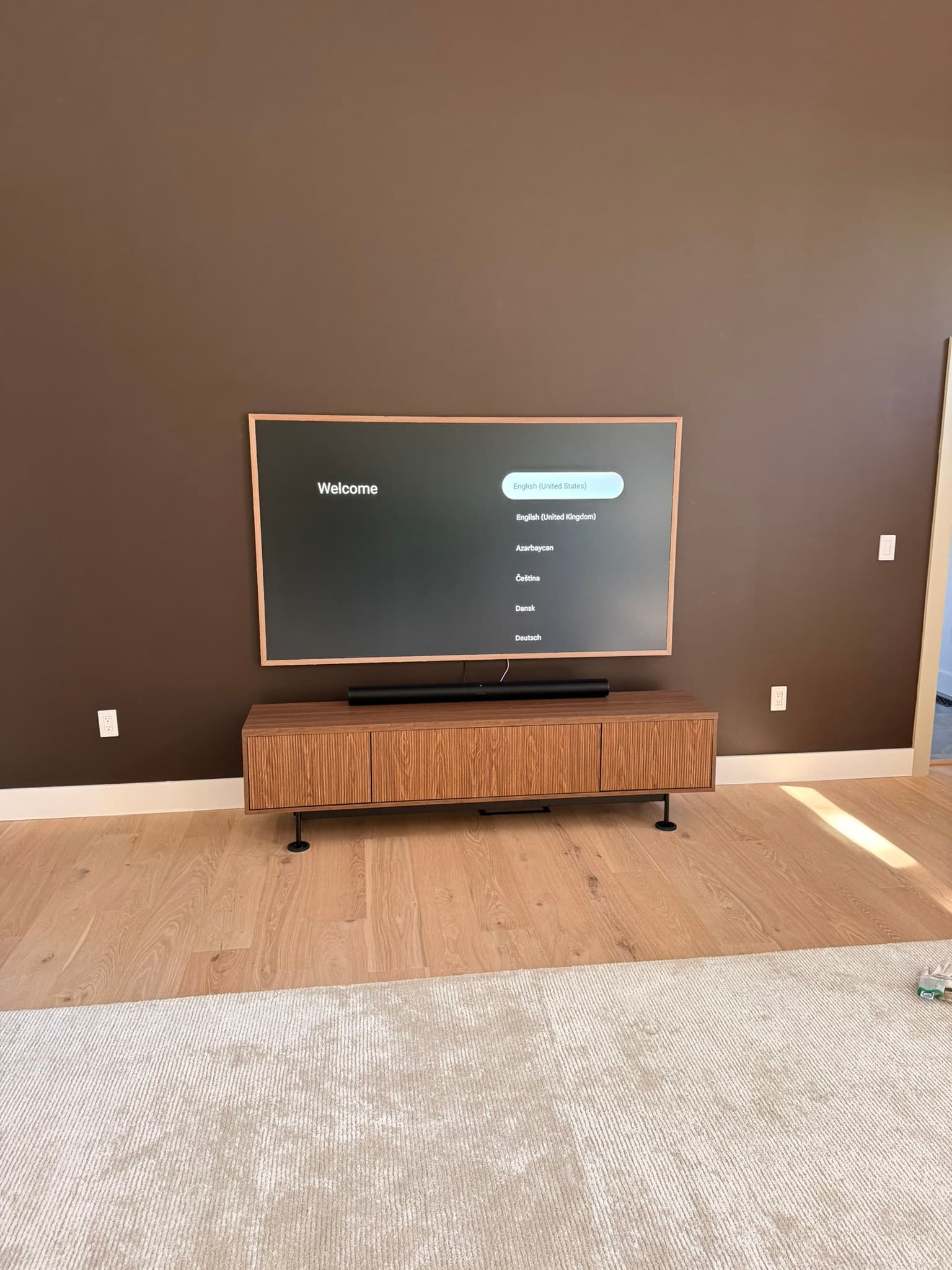 The final product! This was an incredible looking TV and the mounting came out great.